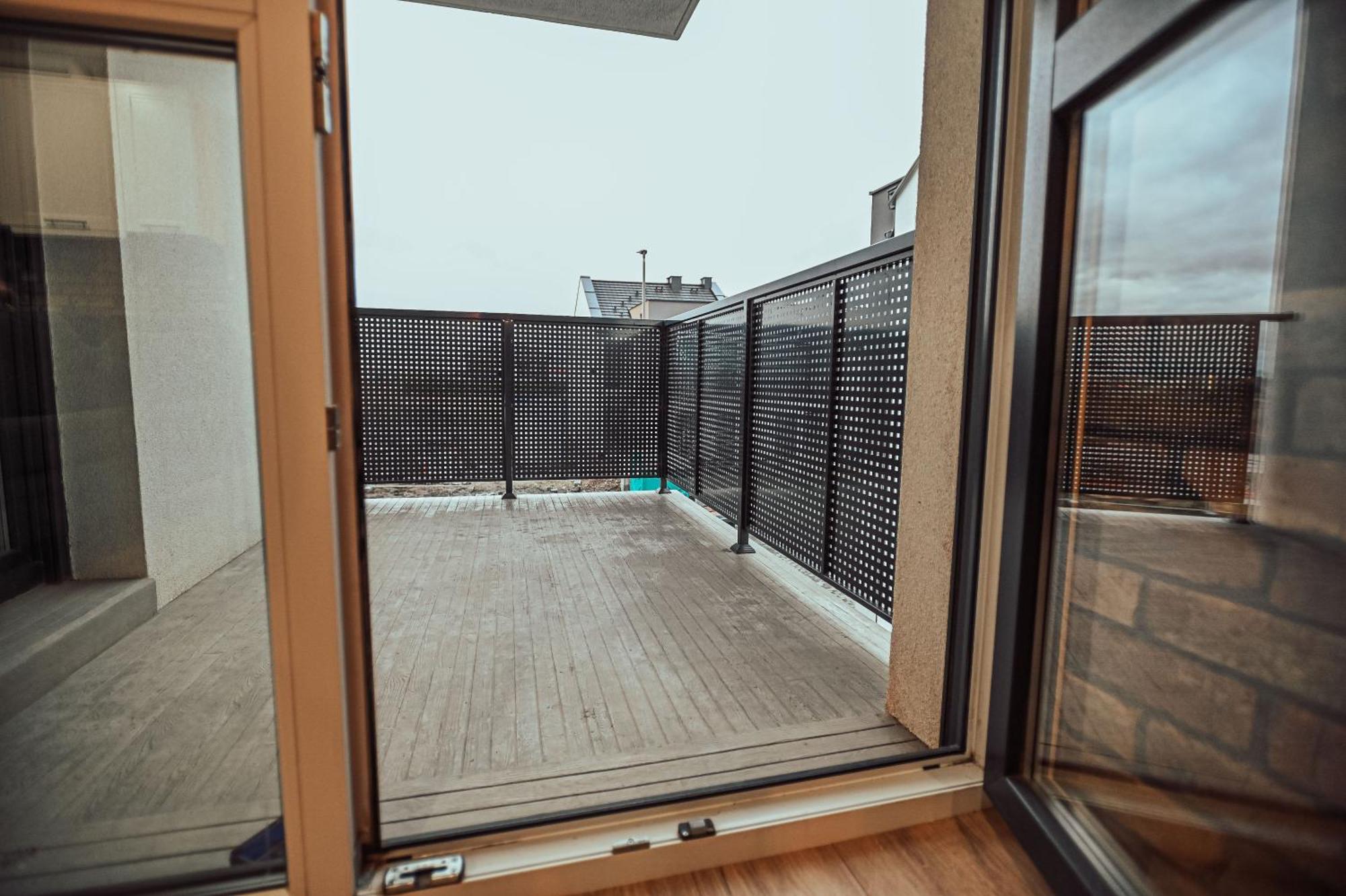 לז'נו Loft Luxury Apartment & Parking מראה חיצוני תמונה